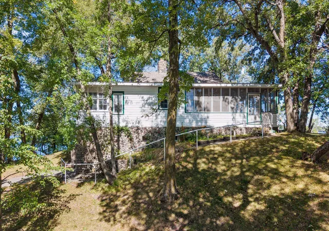 Photo 4 of Single family home for sale at 15376 Crestland Rd, Paynesville, MN 56362 | MLS# 7147316 | Listing updated on 2026-09-21