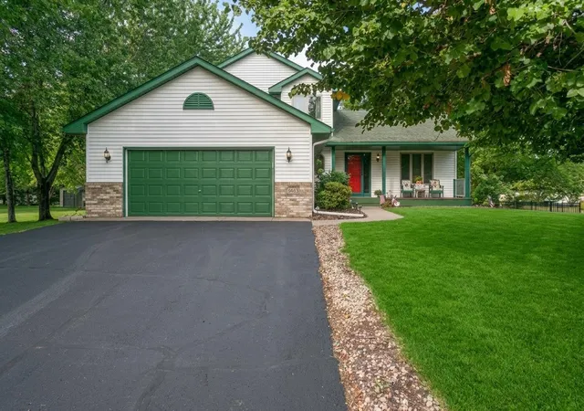 Photo 1 of Single family home for sale at 9463 Naughtor Ave Ne, Elk River, MN 55330 | MLS# 7147327 | Listing updated on 2026-09-30
