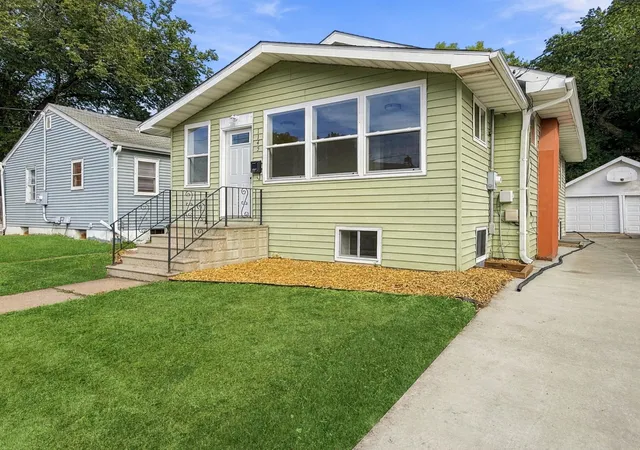 Photo 1 of Single family home for sale at 1145 9th Street N, Fargo, ND 58102 | MLS# 7147405 | Listing updated on 2026-09-22