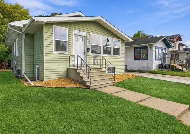 Photo 3 of Single family home for sale at 1145 9th Street N, Fargo, ND 58102 | MLS# 7147405 | Listing updated on 2026-09-22
