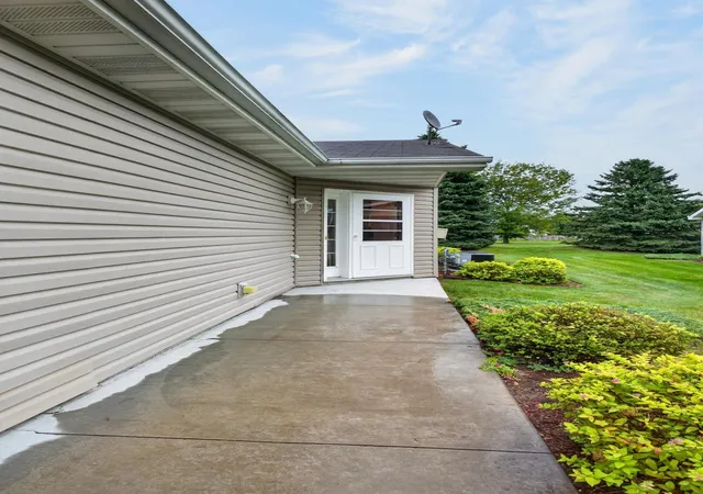 Photo 2 of Single family home for sale at 2155 Cleveland Way S, Cambridge, MN 55008 | MLS# 7147417 | Listing updated on 2026-09-21