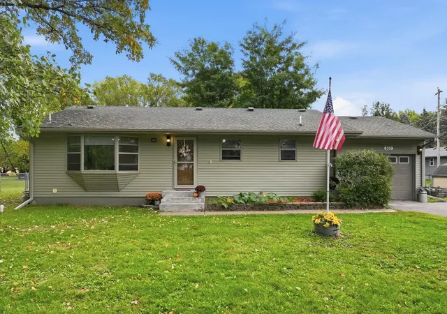 Photo 2 of Single family home for sale at 850 S Alger Ave, Rush City, MN 55069 | MLS# 7147429 | Listing updated on 2026-10-06