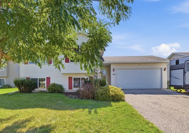 Photo 2 of Single family home for sale at 964 7th Avenue Nw, Hutchinson, MN 55350 | MLS# 7147434 | Listing updated on 2026-09-21
