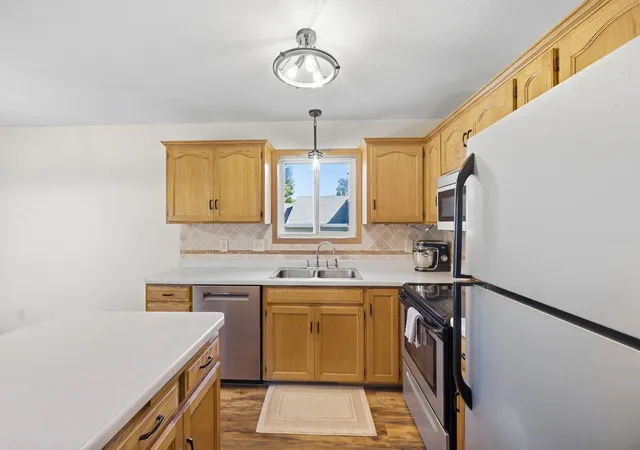 Photo 4 of Single family home for sale at 964 7th Avenue NW, Hutchinson, MN 55350 | MLS# 7147434 | Listing updated on 2026-09-21