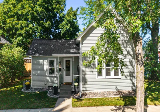 Photo 3 of Single family home for sale at 205 N 2nd Street, New Richmond, WI 54017 | MLS# 7147439 | Listing updated on 2026-09-26