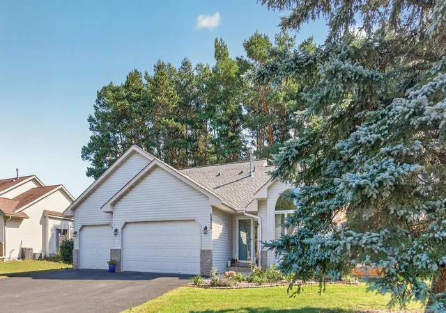 Photo 3 of Single family home for sale at 5956 Norway Pine Ct, Saint Paul, MN 55110 | MLS# 7147458 | Listing updated on 2026-10-08