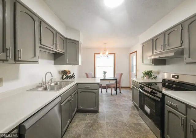Listing Photo 5 - Condo for sale in building located at 1977 Gold Trl, Eagan, MN 55122 - Unit #A