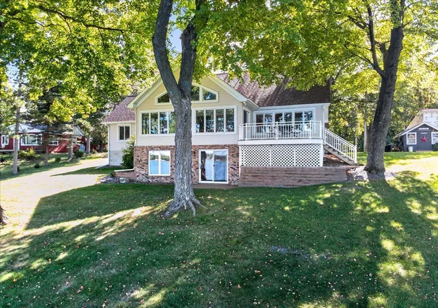 Photo 3 of Single family home for sale at 12500 Melody Ln, Lindstrom, MN 55045 | MLS# 7147463 | Listing updated on 2026-10-07