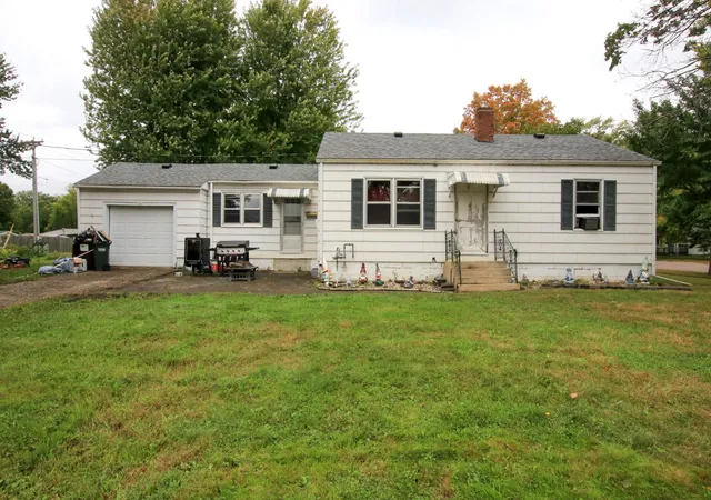 Photo 1 of Single family home for sale at 1327 Owen Ave N, Glencoe, MN 55336 | MLS# 7147464 | Listing updated on 2026-10-22