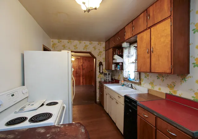 Photo 4 of Single family home for sale at 1327 Owen Ave N, Glencoe, MN 55336 | MLS# 7147464 | Listing updated on 2026-10-22