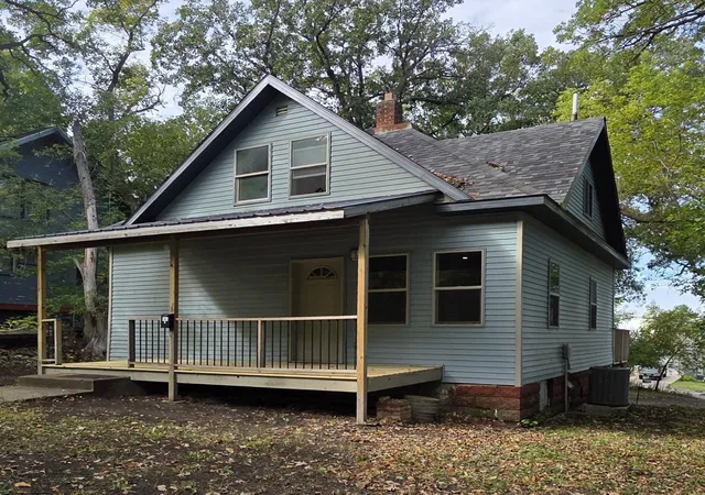 Photo 1 of Single family home for sale at 828 4th Avenue Sw, Valley City, ND 58072 | MLS# 7147471 | Listing updated on 2026-09-22