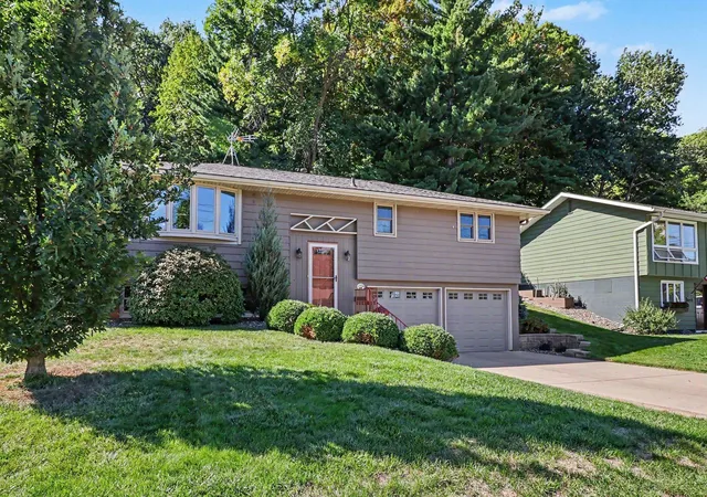 Photo 2 of Single family home for sale at 1680 Spruce Dr, Red Wing, MN 55066 | MLS# 7147476 | Listing updated on 2026-09-29