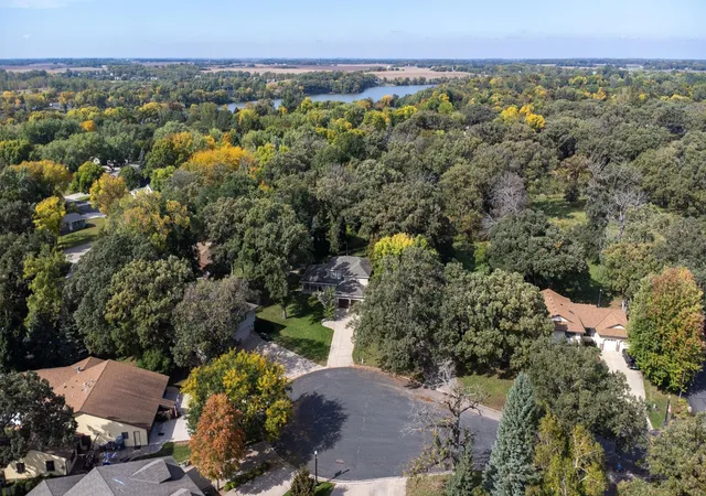 Photo 4 of Single family home for sale at 1275 Rolling Oaks Ln NW, Hutchinson, MN 55350 | MLS# 7147480 | Listing updated on 2026-10-12
