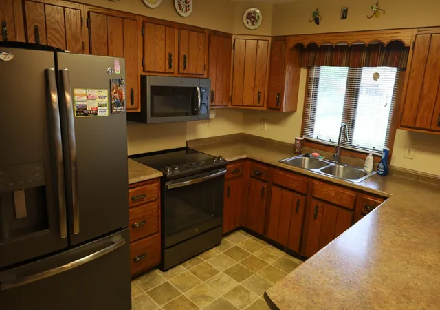 Photo 3 of Single family home for sale at 1611 6th Street N, Wahpeton, ND 58075 | MLS# 7147482 | Listing updated on 2026-10-05