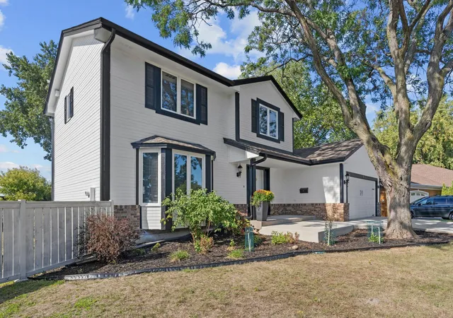 Photo 3 of Single family home for sale at 4936 Poppy Ln, Minneapolis, MN 55435 | MLS# 7147490 | Listing updated on 2026-10-07