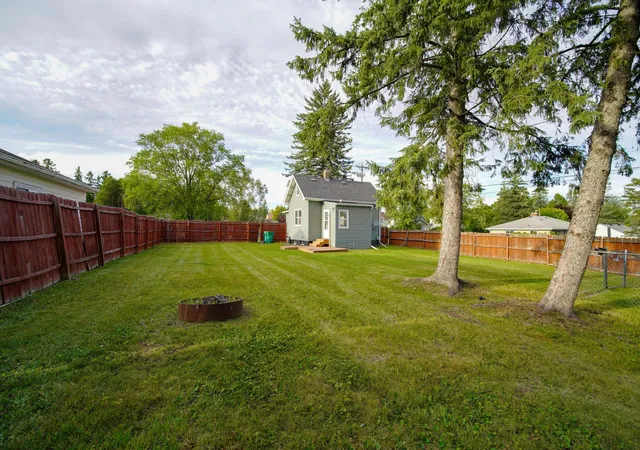 Photo 3 of Single family home for sale at 5132 Juniata St, Duluth, MN 55804 | MLS# 7147493 | Listing updated on 2026-10-10