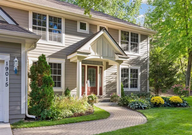Photo 4 of Single family home for sale at 19015 31st Avenue N, Minneapolis, MN 55447 | MLS# 7147495 | Listing updated on 2026-10-07