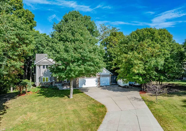 Photo 3 of Single family home for sale at 5450 Raven Point Rd, Prior Lake, MN 55372 | MLS# 7147496 | Listing updated on 2026-10-07