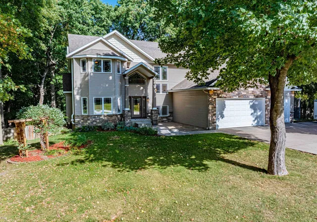 Photo 3 of Single family home for sale at 5450 Raven Point Rd, Prior Lake, MN 55372 | MLS# 7147496 | Listing updated on 2026-10-07