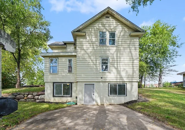 Photo 3 of Single family home for sale at 1170 Stoughton Ave, Chaska, MN 55318 | MLS# 7147518 | Listing updated on 2026-09-28