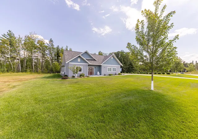 Photo 3 of Single family home for sale at 980 Southwest 22nd, Grand Rapids, MN 55744 | MLS# 7147520 | Listing updated on 2026-09-22