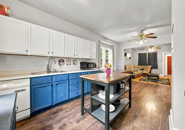 Photo 4 of Single family home for sale at 1415 8th Avenue S, Fargo, ND 58103 | MLS# 7147528 | Listing updated on 2026-10-20