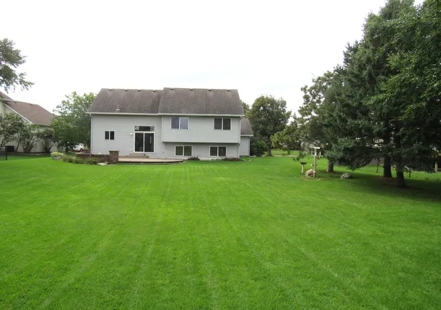 Photo 2 of Single family home for sale at 7059 Sussex Ln, Shakopee, MN 55379 | MLS# 7147529 | Listing updated on 2026-09-21