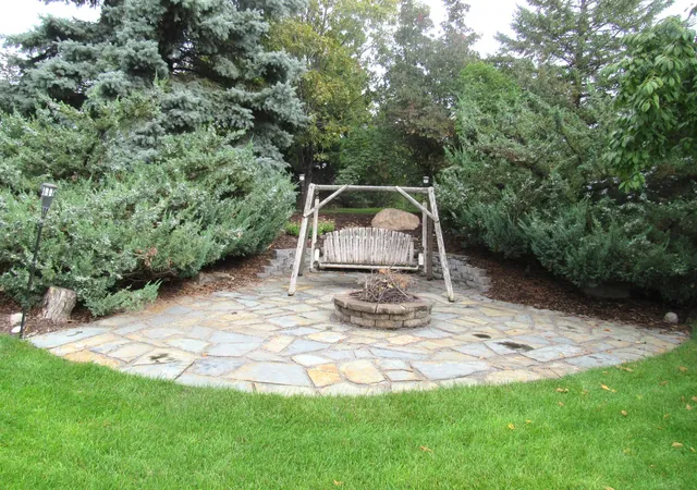 Photo 4 of Single family home for sale at 7059 Sussex Ln, Shakopee, MN 55379 | MLS# 7147529 | Listing updated on 2026-09-21