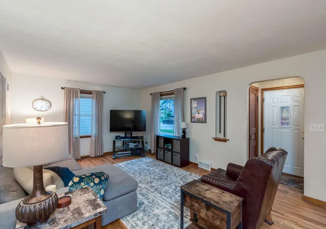 Photo 3 of Single family home for sale at 1204 N 4th Street, Mankato, MN 56001 | MLS# 7147531 | Listing updated on 2026-09-22