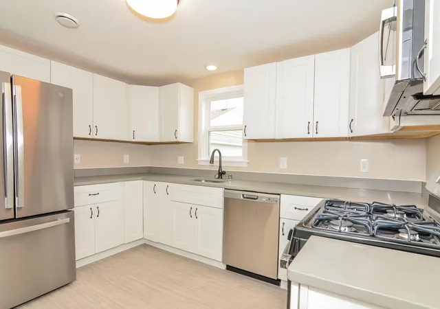 Photo 4 of Single family home for sale at 916 20th Avenue NE, Minneapolis, MN 55418 | MLS# 7147533 | Listing updated on 2026-09-30