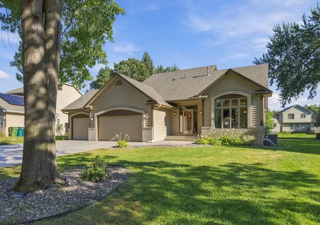 Photo 2 of Single family home for sale at 490 Hawthorn Rd, Circle Pines, MN 55014 | MLS# 7147561 | Listing updated on 2026-10-03