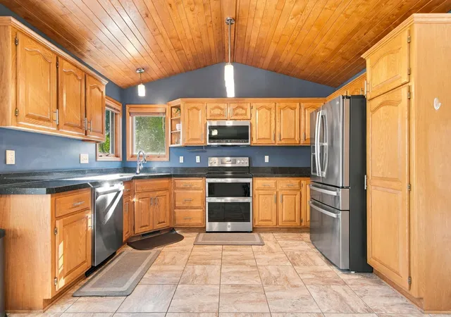 Photo 3 of Single family home for sale at 490 Hawthorn Rd, Circle Pines, MN 55014 | MLS# 7147561 | Listing updated on 2026-10-03