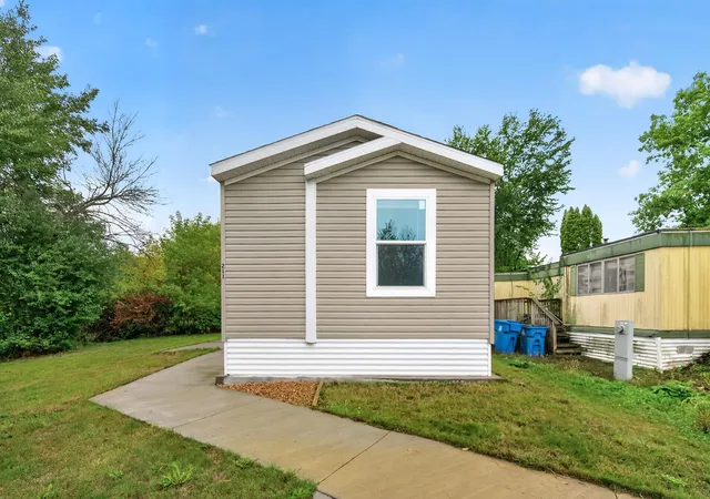Photo 3 of Single family home for sale at 14750 W Burnsville Pkwy #211, Burnsville, MN 55306 | MLS# 7147562 | Listing updated on 2026-09-23