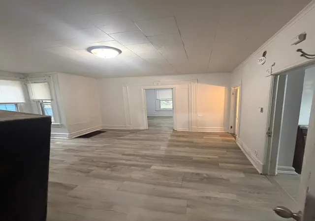 Photo 3 of House for sale at 467 Beaumont St, Saint Paul, MN 55130 | MLS# 7147588 | Listing updated on 2026-10-20