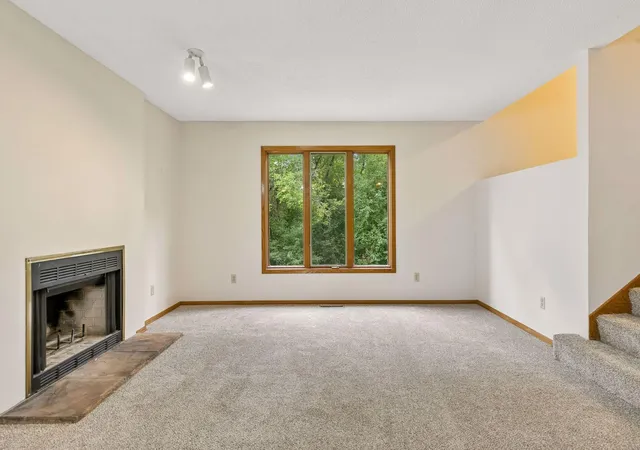 Photo 4 of Single family home for sale at 1432 Willow Crk Ln, Saint Paul, MN 55126 | MLS# 7147593 | Listing updated on 2026-09-22