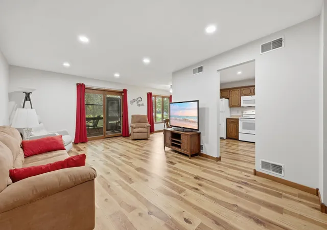 Photo 3 of Single family home for sale at 2032 Stockinger Dr, Saint Cloud, MN 56303 | MLS# 7147595 | Listing updated on 2026-09-24