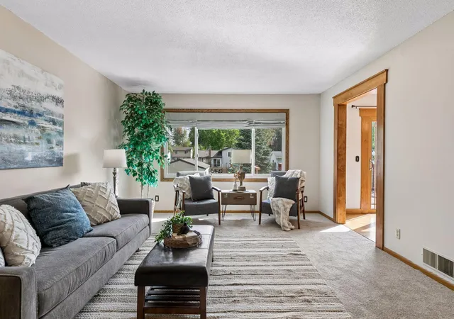 Photo 4 of Single family home for sale at 6364 Crosby Ave, Inver Grove Heights, MN 55076 | MLS# 7147596 | Listing updated on 2026-10-05