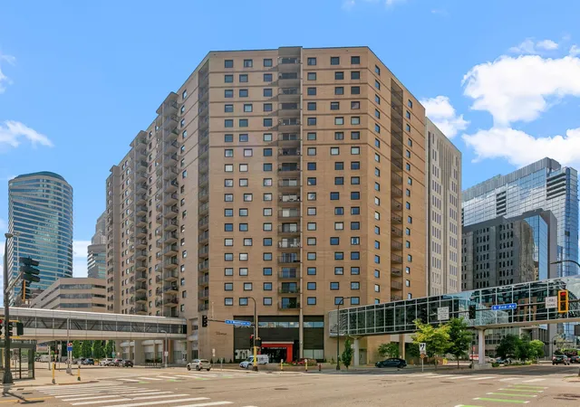 Photo 2 of Condo for sale at 121 Washington Ave S #702, Minneapolis, MN 55401 | MLS# 7147603 | Listing updated on 2026-09-29