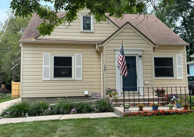 Photo 1 of Single family home for sale at 725 3rd Street Se, Willmar, MN 56201 | MLS# 7147604 | Listing updated on 2026-10-15