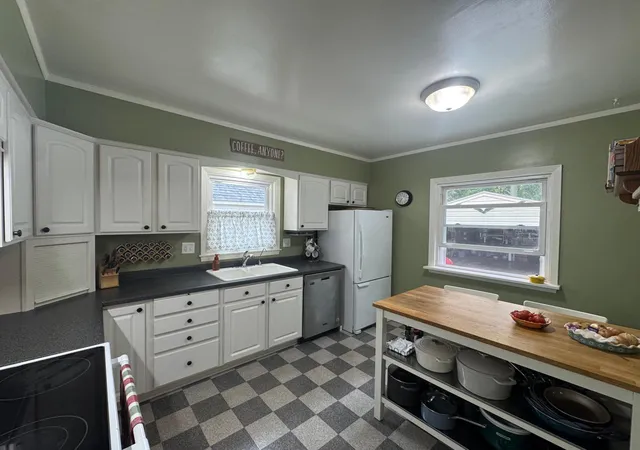 Photo 3 of Single family home for sale at 725 3rd Street Se, Willmar, MN 56201 | MLS# 7147604 | Listing updated on 2026-10-06