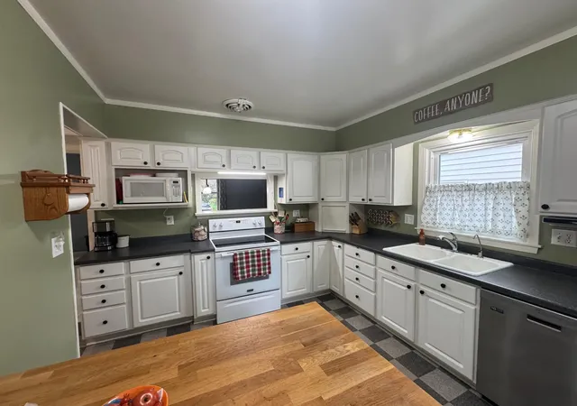 Photo 3 of Single family home for sale at 725 3rd Street SE, Willmar, MN 56201 | MLS# 7147604 | Listing updated on 2026-10-06