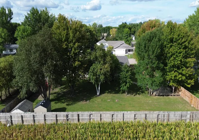 Photo 3 of Single family home for sale at 604 10th Avenue Se, Barnesville, MN 56514 | MLS# 7147606 | Listing updated on 2026-09-22