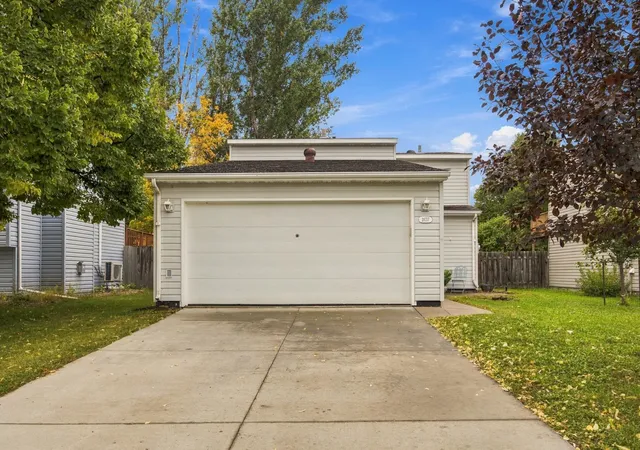 Photo 2 of Single family home for sale at 2637 29th Avenue S, Moorhead, MN 56560 | MLS# 7147613 | Listing updated on 2026-09-29