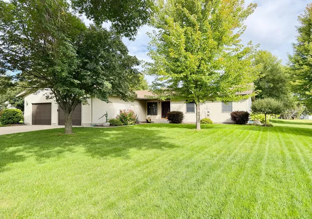 Photo 1 of Single family home for sale at 2201 Ridgewood Dr, Fergus Falls, MN 56537 | MLS# 7147615 | Listing updated on 2026-09-25