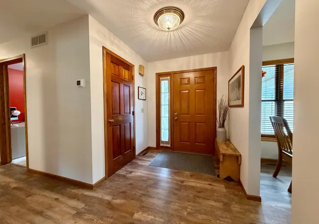 Photo 4 of Single family home for sale at 2201 Ridgewood Dr, Fergus Falls, MN 56537 | MLS# 7147615 | Listing updated on 2026-09-25