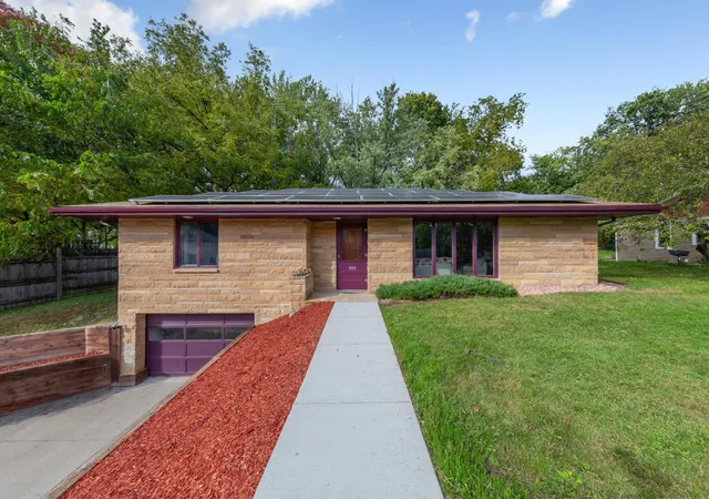 Photo 1 of Single family home for sale at 905 4th Avenue SE, Waseca, MN 56093 | MLS# 7147620 | Listing updated on 2026-10-21