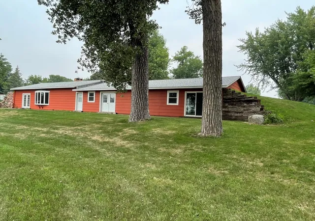 Photo 2 of Single family home for sale at 700 Orchard Rd, Worthington, MN 56187 | MLS# 7147621 | Listing updated on 2026-09-30