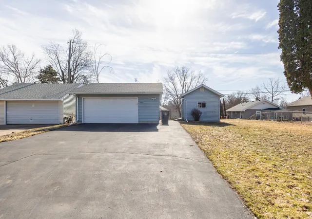 Photo 4 of Single family home for sale at 2047 Nokomis Ave, Saint Paul, MN 55119 | MLS# 7147632 | Listing updated on 2026-10-14