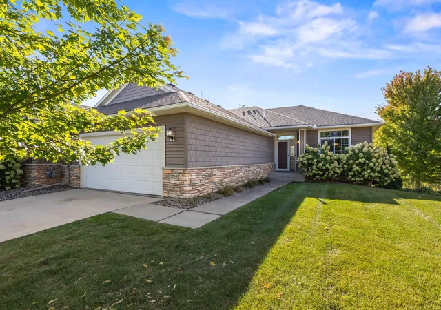Photo 4 of Single family home for sale at 7725 149th Circle, Savage, MN 55378 | MLS# 7147634 | Listing updated on 2026-10-06