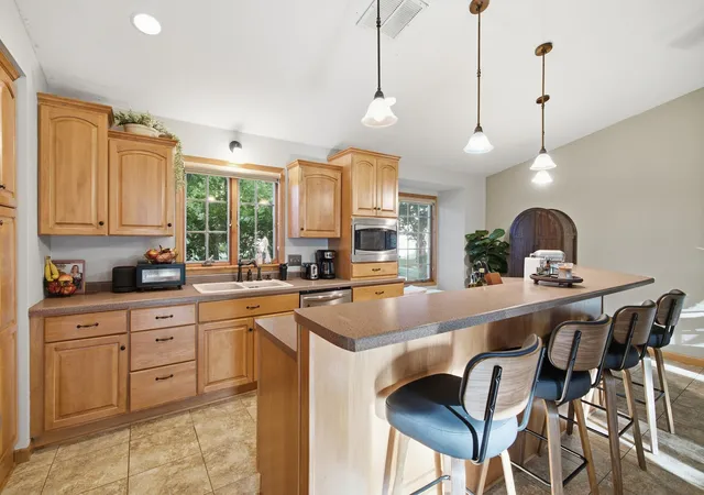 Photo 4 of Single family home for sale at 14 Renann Ct, North Mankato, MN 56003 | MLS# 7147639 | Listing updated on 2026-09-23